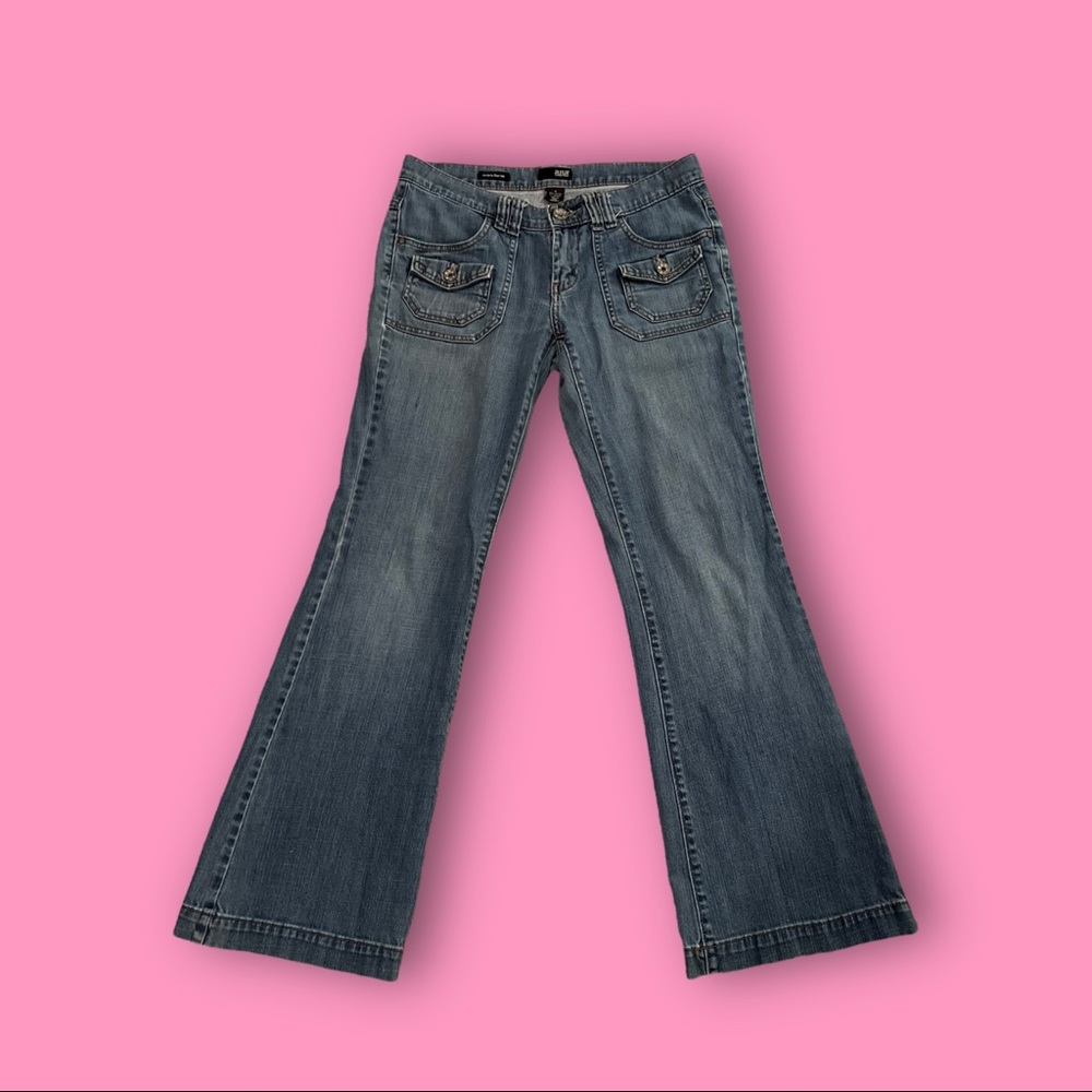 CUTEST Y2K pocket flare jeans!